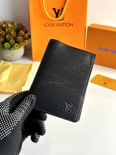 Louis Vuitton 60180 Black