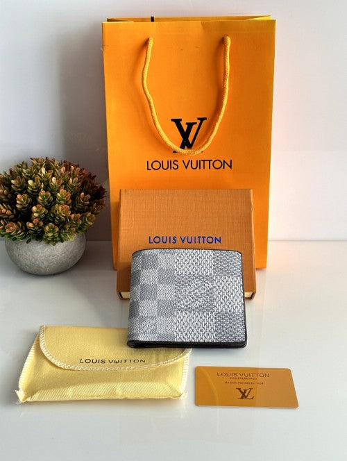 Louis Vuitton 22 White Wallet