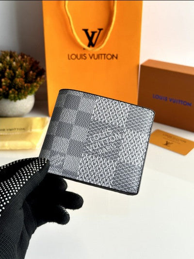 Louis Vuitton 22 White Wallet